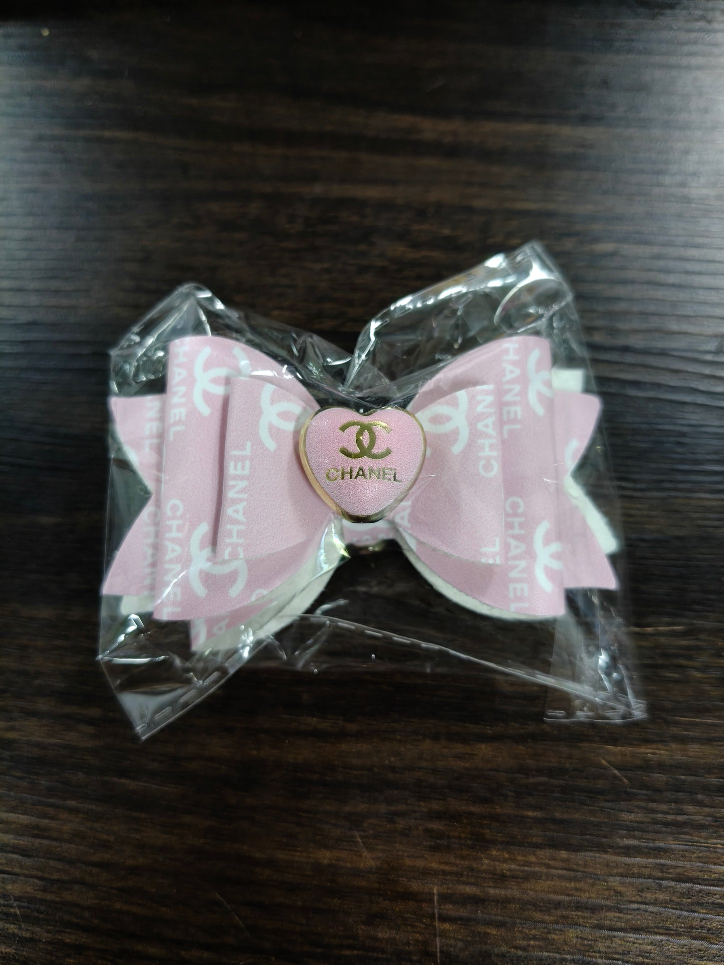 Leather VL Large Bow Classic Pattern, Pink, White, And Black, Two Per Bag. The Hole Is On The Bead. Please Note That The Back Is White.