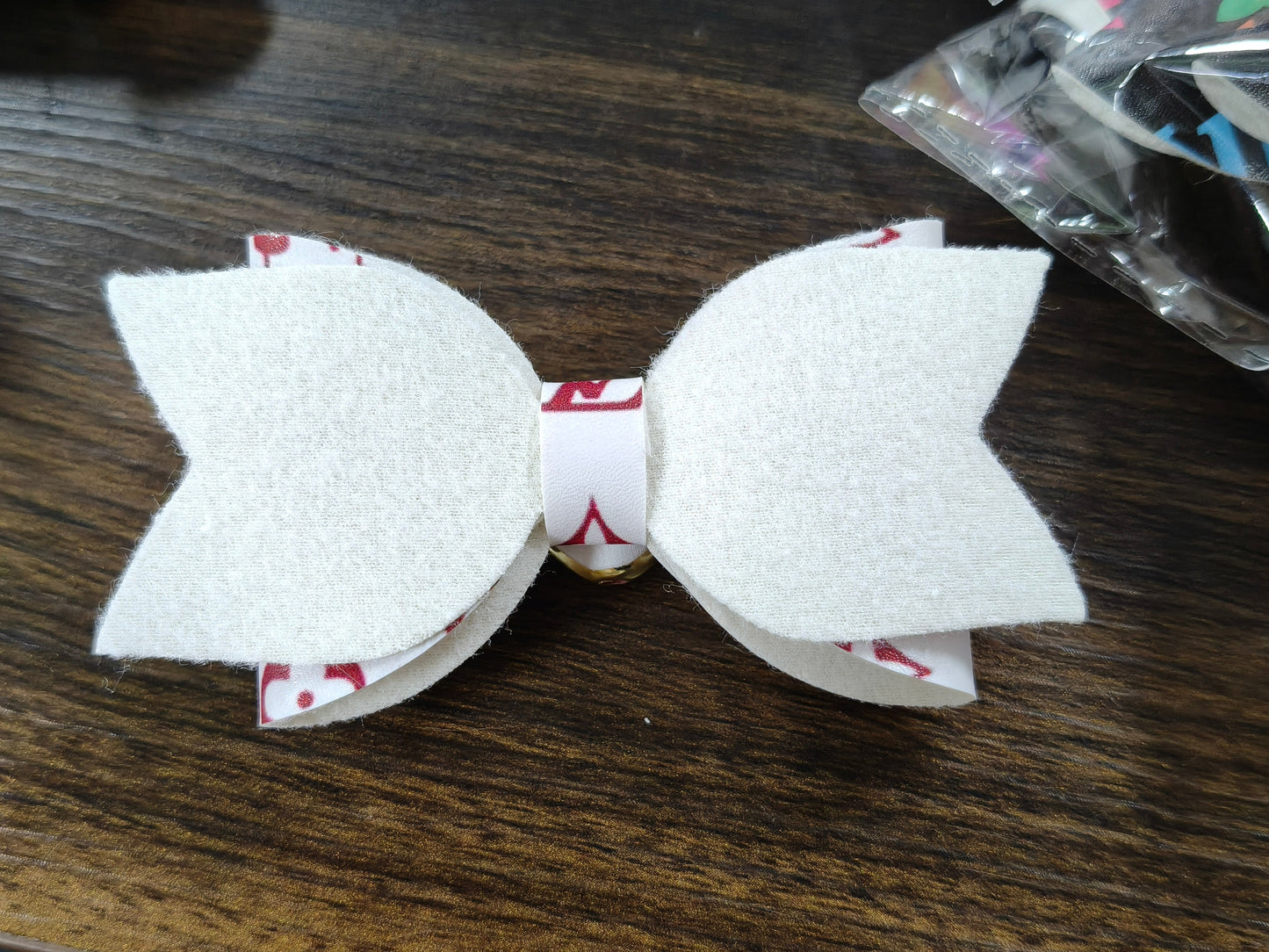 Leather VL Large Bow Classic Pattern, Pink, White, And Black, Two Per Bag. The Hole Is On The Bead. Please Note That The Back Is White.