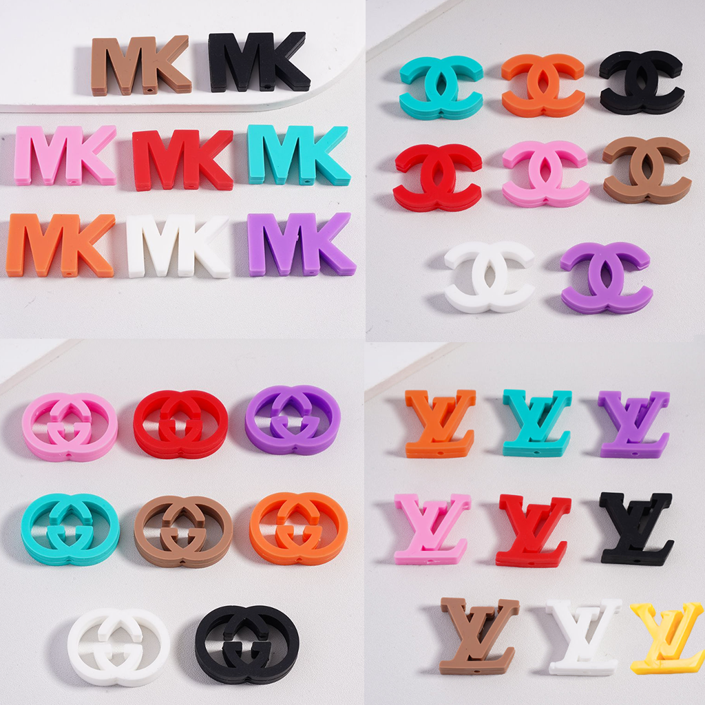 VL CC GG KM Letters Silicone Focal Beads, Random Mix