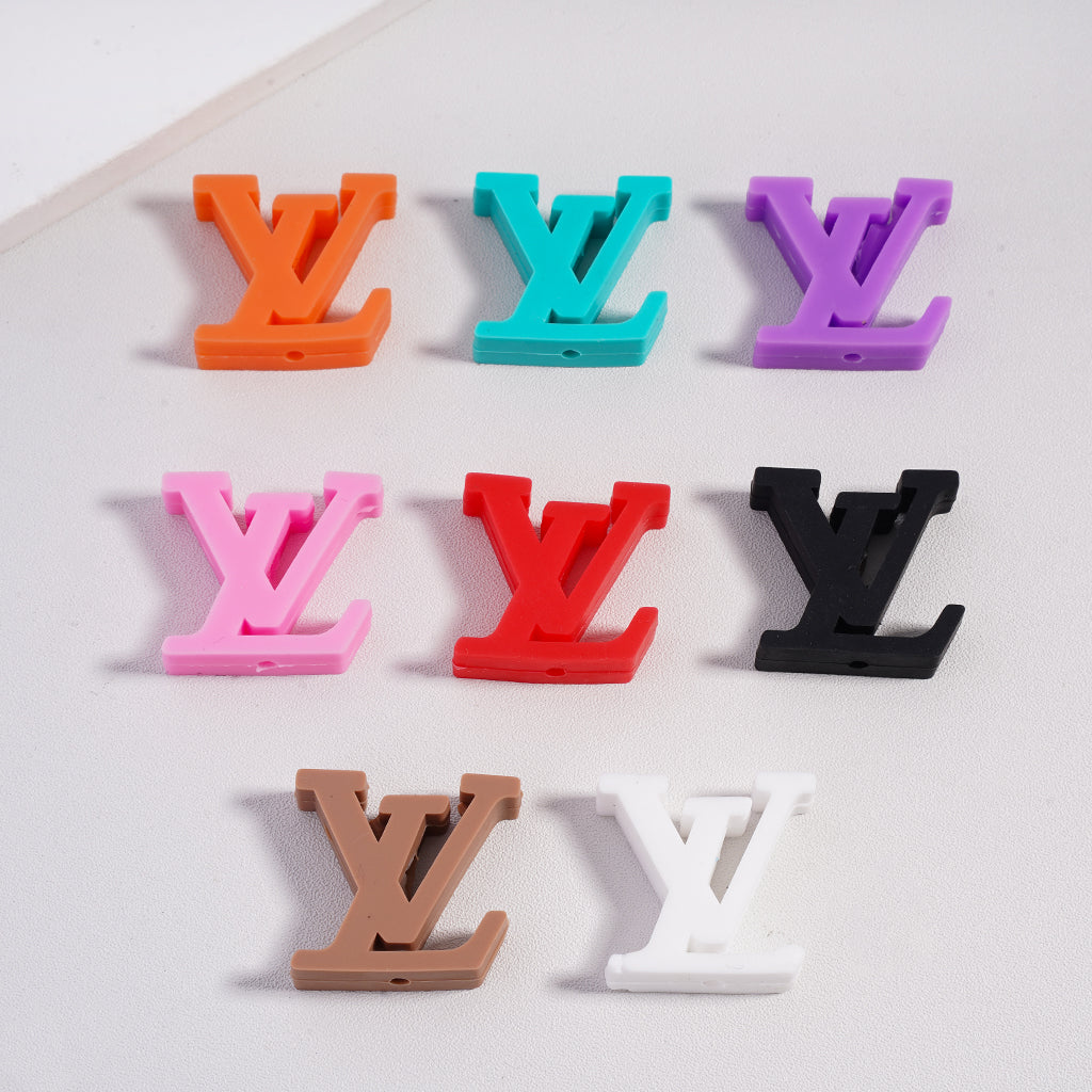 VL CC GG KM Letters Silicone Focal Beads, Random Mix