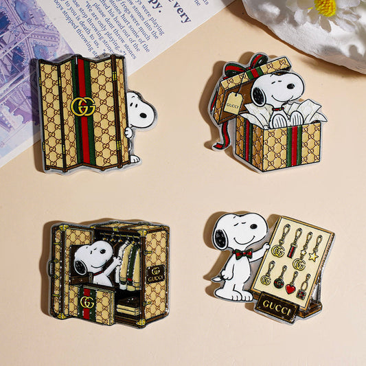 GG Cartoon Snoopy Luggage‑Shaped Acrylic Brooch Badge,MZ